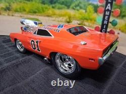 Crazy General Lee 1/18 scale, Muscle Machines, 1969 Dodge Charger R/T