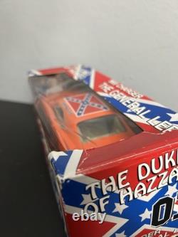 DUKES OF HAZZARD 1969 CHARGER GENERAL LEE 125 AUTOGRAPHED BY BEN JONES Cooter