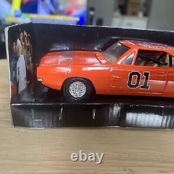 DUKES OF HAZZARD 1969 CHARGER GENERAL LEE 125 AUTOGRAPHED BY BEN JONES Cooter