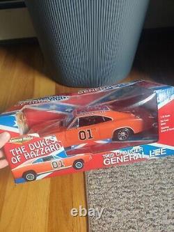 DUKES OF HAZZARD 1969 CHARGER GENERAL LEE DIE CAST METAL-NEW IN BOX signed