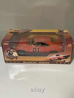 DUKES OF HAZZARD 1969 DODGE CHARGER GENERAL LEE Autoworld AMM964 1/18