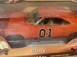 DUKES OF HAZZARD 1969 DODGE CHARGER GENERAL LEE Autoworld AMM964 1/18