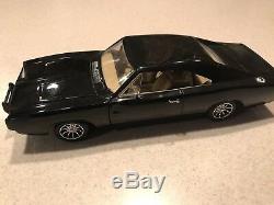 DUKES OF HAZZARD GENERAL LEE 1/18 BLACK 1969 DODGE CHARGER DIECAST CAR Limited