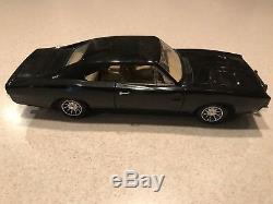 DUKES OF HAZZARD GENERAL LEE 1/18 BLACK 1969 DODGE CHARGER DIECAST CAR Limited