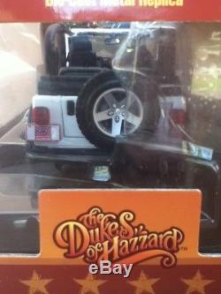 DUKES OF HAZZARD GENERAL LEE 1/18 DIECAST DAISY DUKE WHITE DIXIE JEEP withBOX