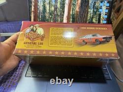 DUKES OF HAZZARD GENERAL LEE 1969 Dodge Charger JOHNNY LIGHTNING 125 Scale