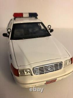 DUKES OF HAZZARD HAZZARD COUNTY SHERIFF CAR 118 SCALE withDisplay Case