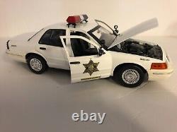 DUKES OF HAZZARD HAZZARD COUNTY SHERIFF CAR 118 SCALE withDisplay Case