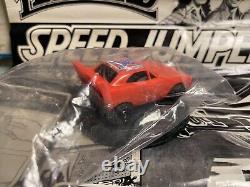 DUKES ON THE RUN! RARE DUKES OF HAZZARD SPEED JUMPER SET WithWORKING #01 STUNT CAR