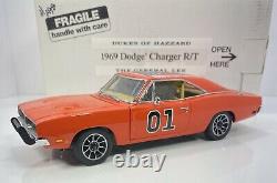 Danbury Mint 1/24 Scale 1969 Dodge ChargerDukes Of HazzardGeneral Lee