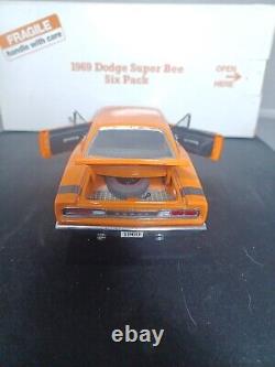 Danbury Mint 1969 Dodge Super Bee Six Pack 1/24 Diecast