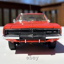 Danbury Mint General Lee 1969 Dodge Charger Diecast Car 124