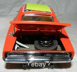 Danbury Mint The General Lee Diecast Metal Car from Dukes of Hazard, New in Box