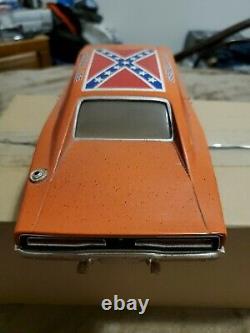 Diecast 118 General Lee Dirty Version Ertl, without box. Missing L/S Mirror