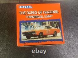 Diecast ERTL THE DUKES OF HAZZARD GENERAL LEE Dodge Charger 125 ERTL 7967