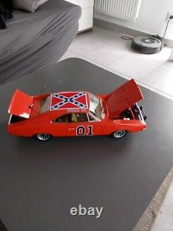 Dodge Charger 1969 General Lee Dukes Of Hazzard 118 AutoWorld AMM964