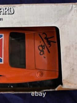 Dukes Of Hazard General Lee Dodge Charger New With Auto From John Bo 125 Scale