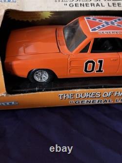 Dukes Of Hazard General Lee Dodge Charger New With Auto From John Bo 125 Scale