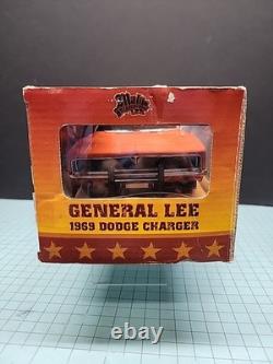 Dukes Of Hazzard 1/18 General Lee 1969 Charger Malibu International 2006