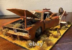 Dukes Of Hazzard 1/24 General Lee Daisy Duke Junkyard Custom Model