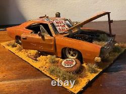 Dukes Of Hazzard 1/24 General Lee Daisy Duke Junkyard Custom Model