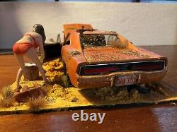 Dukes Of Hazzard 1/24 General Lee Daisy Duke Junkyard Custom Model