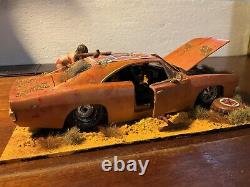 Dukes Of Hazzard 1/24 General Lee Daisy Duke Junkyard Custom Model