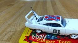 Dukes Of Hazzard General Lee Custom White Out'70 Plymouth Superbird, 164, new