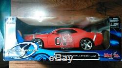 Dukes Of Hazzard General Lee Diecast 2006 Dodge Challenger 1/18 + Signed Photos