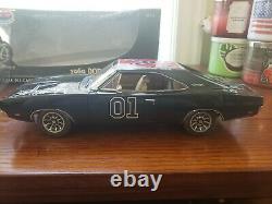Dukes of Hazard Black General Lee Autographed EXTREMELY RARE