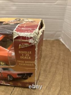 Dukes of Hazzard 1/25 General Lee 1969 Dodge Charger Johnny Lightning Diecast