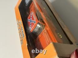 Dukes of Hazzard 125 Die-Cast General Lee Signed John Bo Schneider In Box
