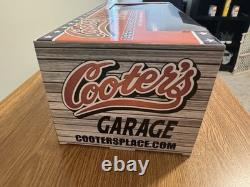 Dukes of Hazzard Auto World 1/18 General Lee 1969 Dodge Charger Cooter's Garage