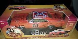 Dukes of Hazzard General Lee 1/18 Signed By 9 Cast Members! FREE SHIPPING