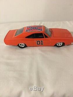 Dukes of Hazzard General Lee 1/24 Scale Die Cast Car 1969 Dodge Charger