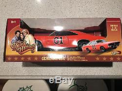 Dukes of Hazzard General Lee 1969 Dodge Charger 118 Die-Cast autographed
