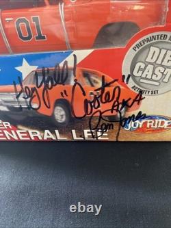 Dukes of Hazzard General Lee American Muscle 124 Scale Ertl Model Kit SIGNED