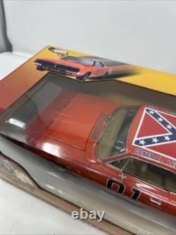 Dukes of Hazzard General Lee Charger 118 Die-Cast Silver Screen COOTER SIGNED