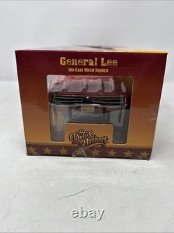 Dukes of Hazzard General Lee Charger 118 Die-Cast Silver Screen COOTER SIGNED