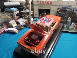 Dukes of Hazzard General Lee JONNY LIGHTING 118 Die-Cast Hazard AUTOGRAPH