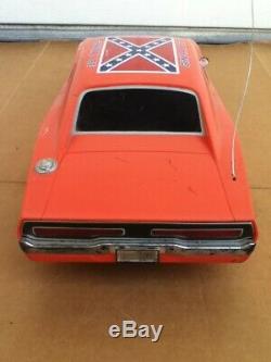 Dukes of Hazzard General Lee Remote Control RC 1/10 withDaisy Autograph TESTED