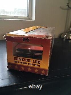 Dukes of Hazzard General Lee signed by Ben Jones 118 scale