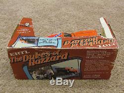 Dukes of Hazzard General Lee with Jumping Ramp ERTL 1/16 116 Steel Car 1981