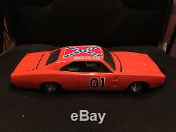 Dukes of Hazzard General Lee with Jumping Ramp ERTL 1/16 116 Steel Car 1981