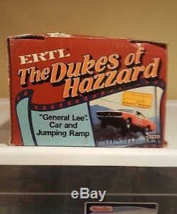 Dukes of Hazzard General Lee with Jumping Ramp ERTL 1/16 116 Steel Car 1982