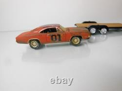Dukes of Hazzard / Johnny Lightning / Greenlight / Hauler / 1/64 scale