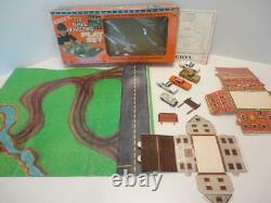 Dukes of Hazzard Playset with GENERAL LEE 1981 by ERTL Diecast 1/64 scale 5 Cars