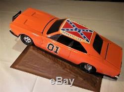 ERTL 1/16 Vintage 1981 Dukes Of Hazzard General Lee with ramp & Stinger Charger