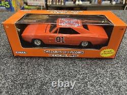 ERTL 1/25 General Lee The Dukes of Hazzard Car 1969 Dodge Charger Diecast Car