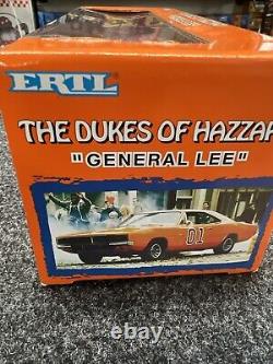 ERTL 1/25 General Lee The Dukes of Hazzard Car 1969 Dodge Charger Diecast Car